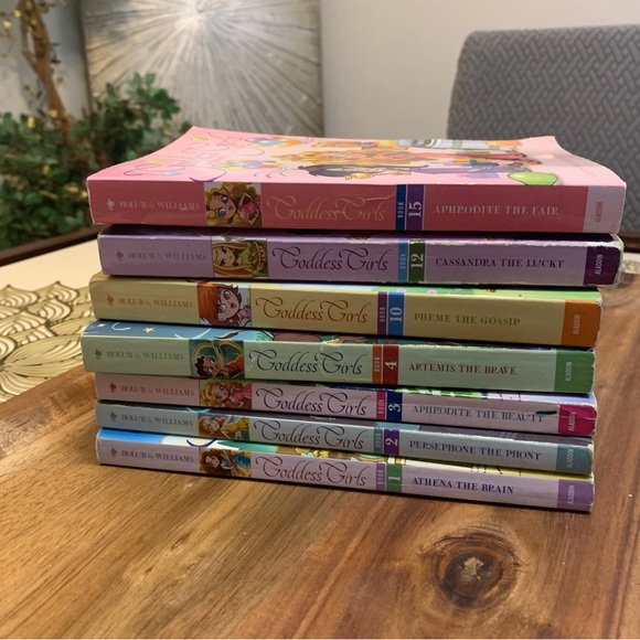Goddess Girls Book Bundle - Picture 2 of 8